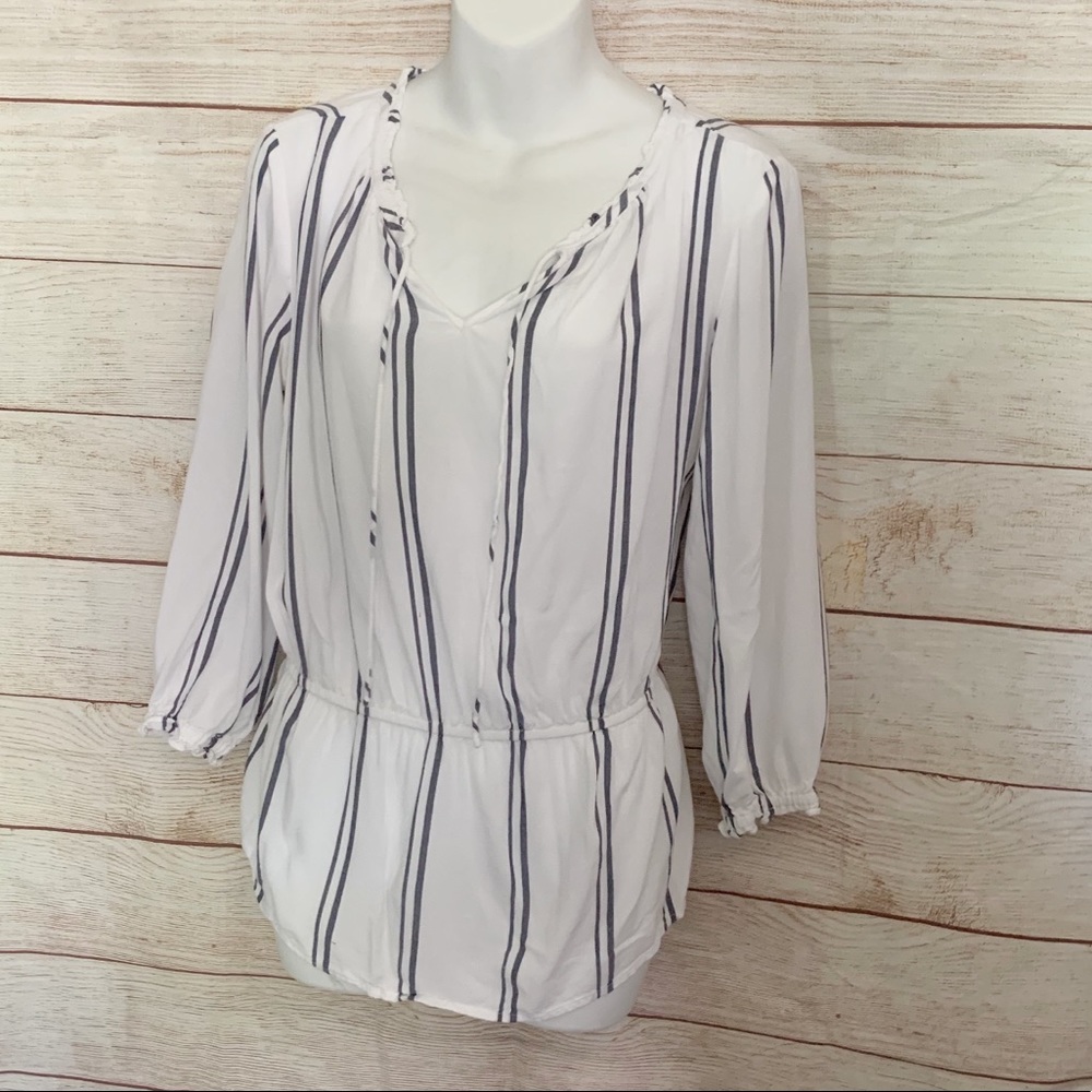 LIZ CLAIRBORNE White and Blue Blouse with Waist